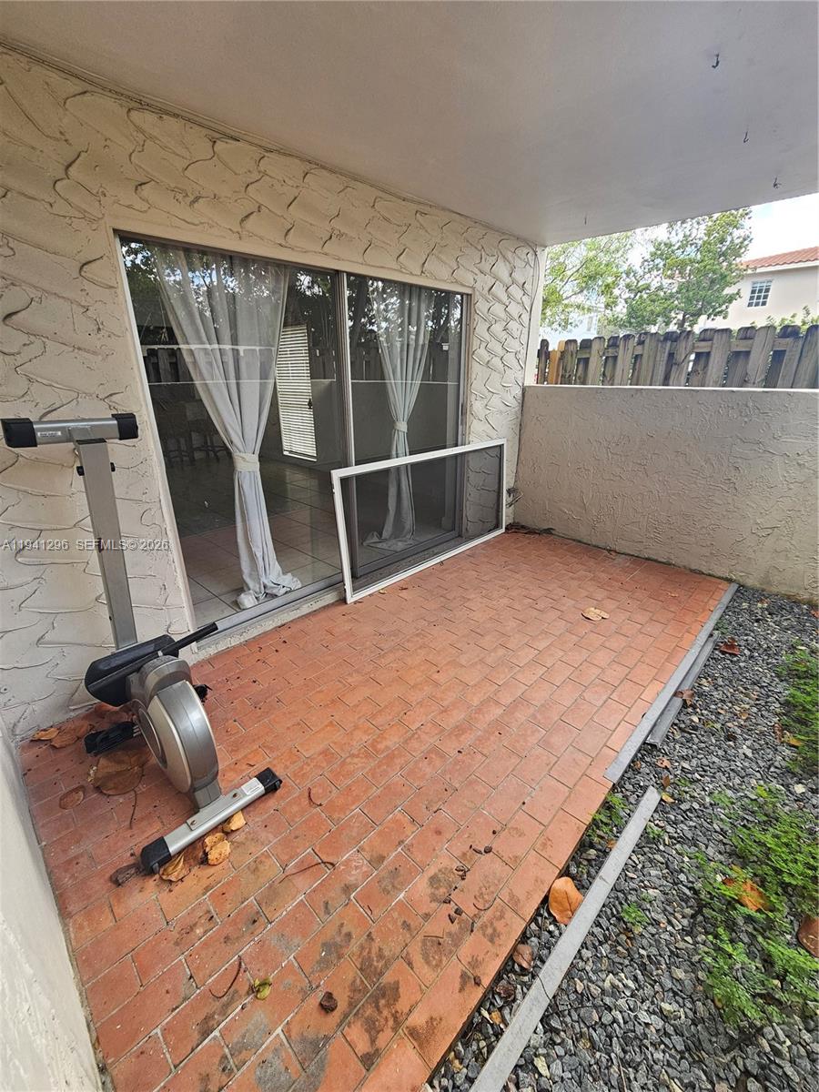 DADELAND GROVE CONDO - Residential