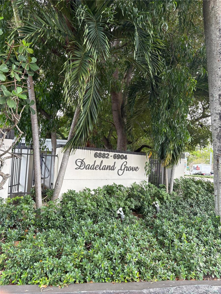 DADELAND GROVE CONDO - Residential