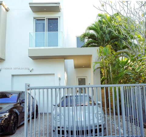 2836 W Trade Ave 2836 Miami FL 33133