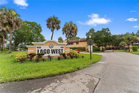 Photo of 430 Commodore Dr #310, Plantation, FL 33325 (MLS # A12052391)