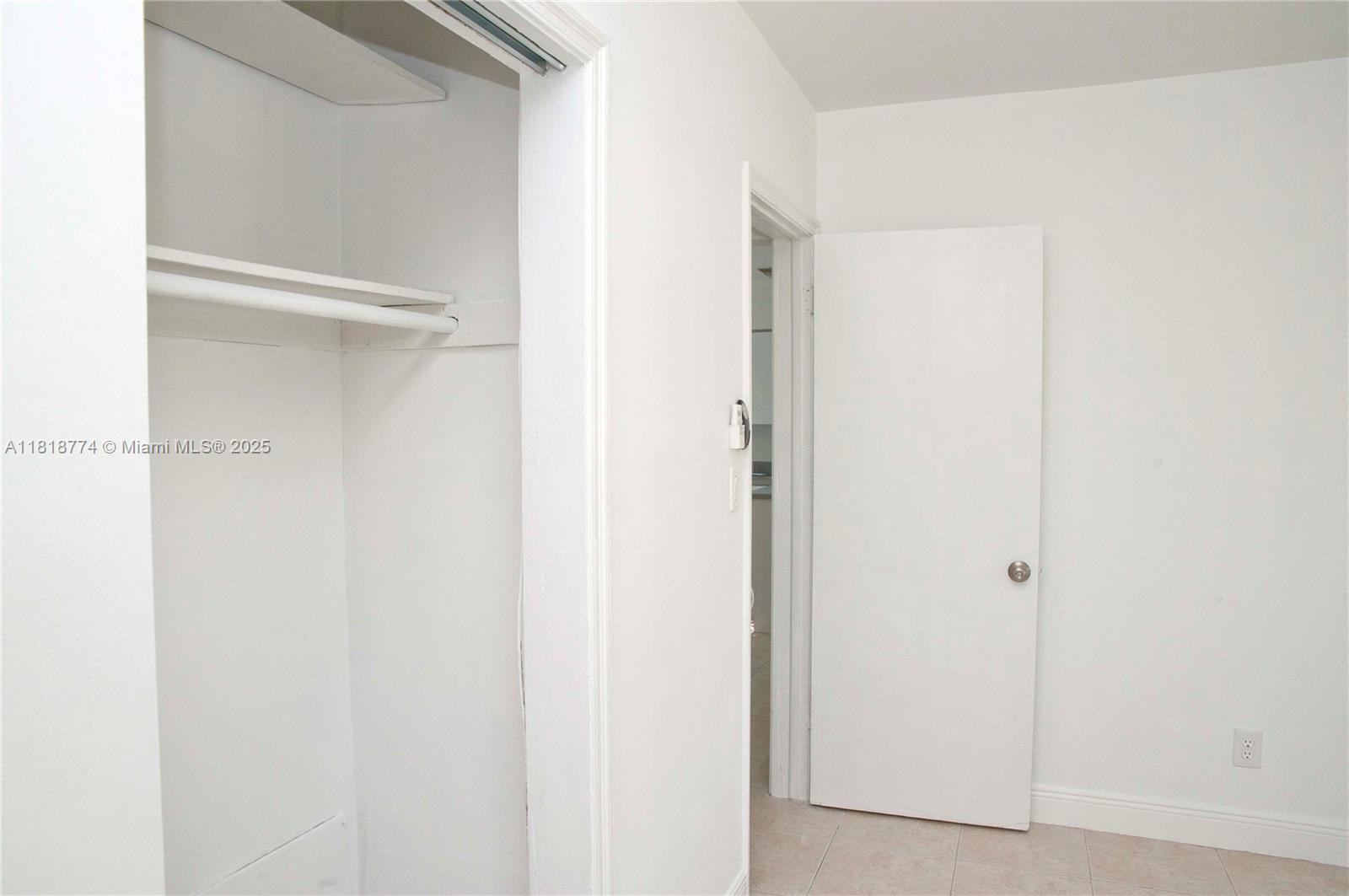 HOLLYWOOD LITTLE RANCHES - Residential Lease