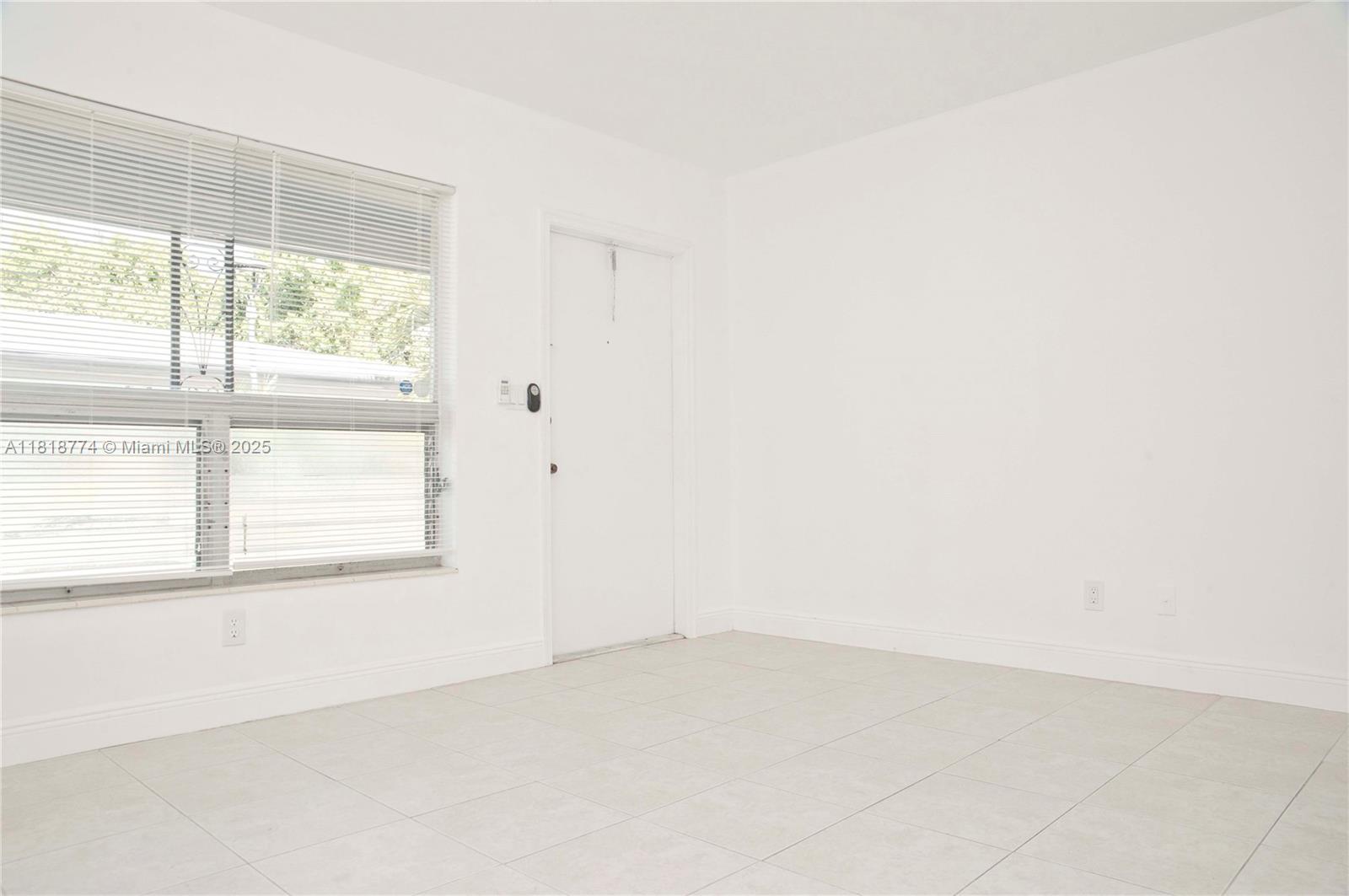 HOLLYWOOD LITTLE RANCHES - Residential Lease