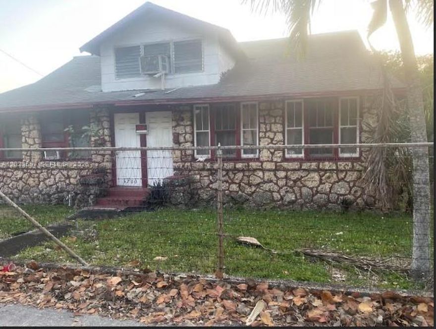 Great investment opportunity in the rapidly growing Miami area! This property offers strong income potential with convenient access to major highways, Wynwood, Downtown Miami, Miami Design District, shopping, dining, and entertainment. Ideal for investors looking to renovate, hold, or generate rental income. Large lot with endless possibilities. Don’t miss the chance to own in one of Miami’s high-demand markets