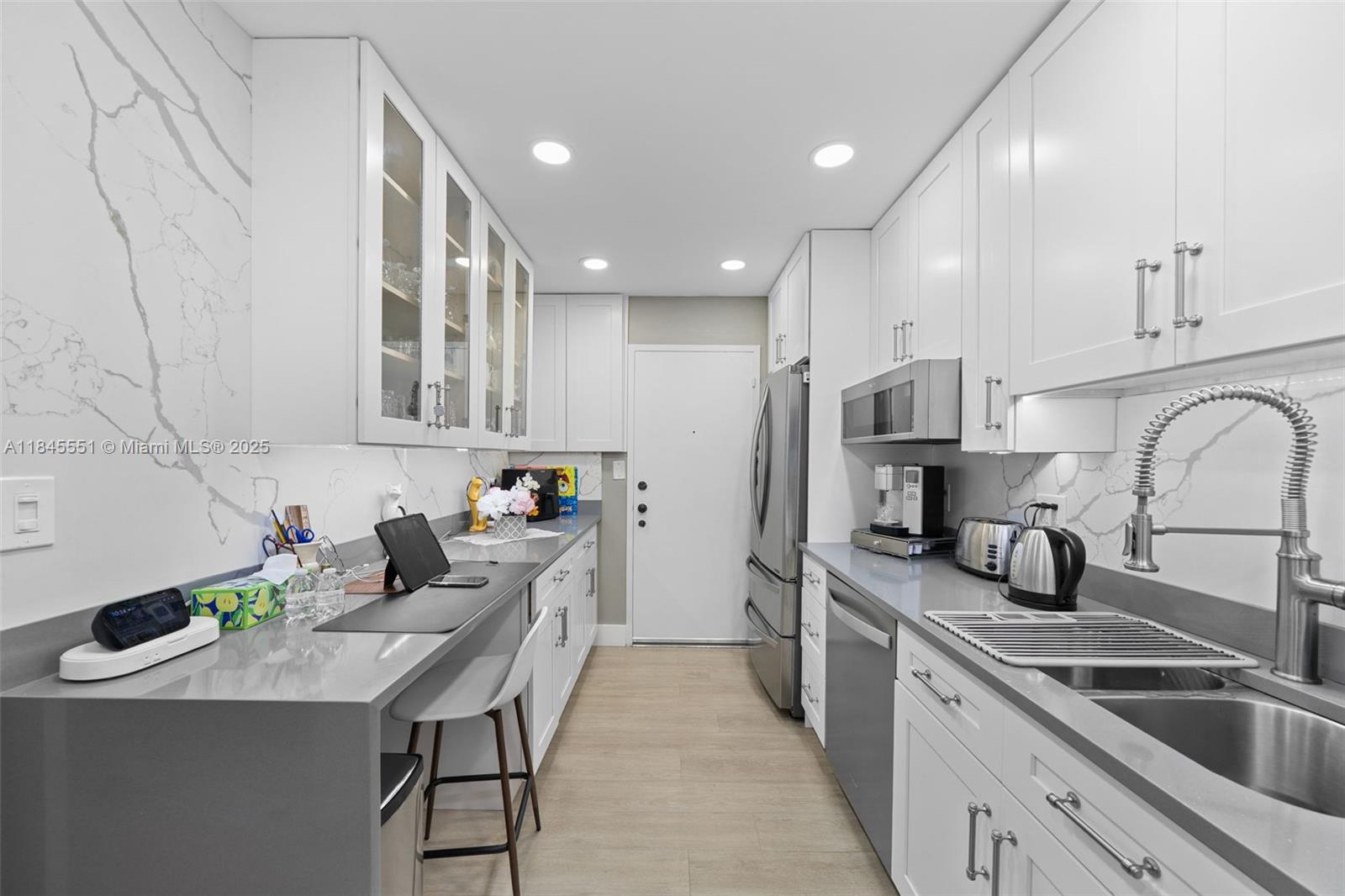 9111 E Bay Harbor Dr 4C