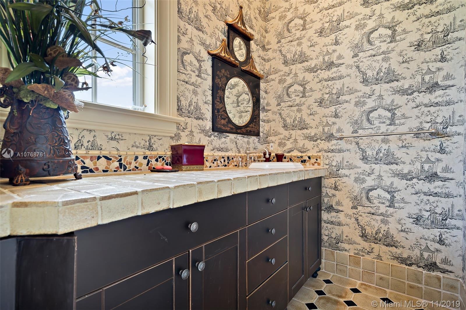 GALLEON BAY - Residential