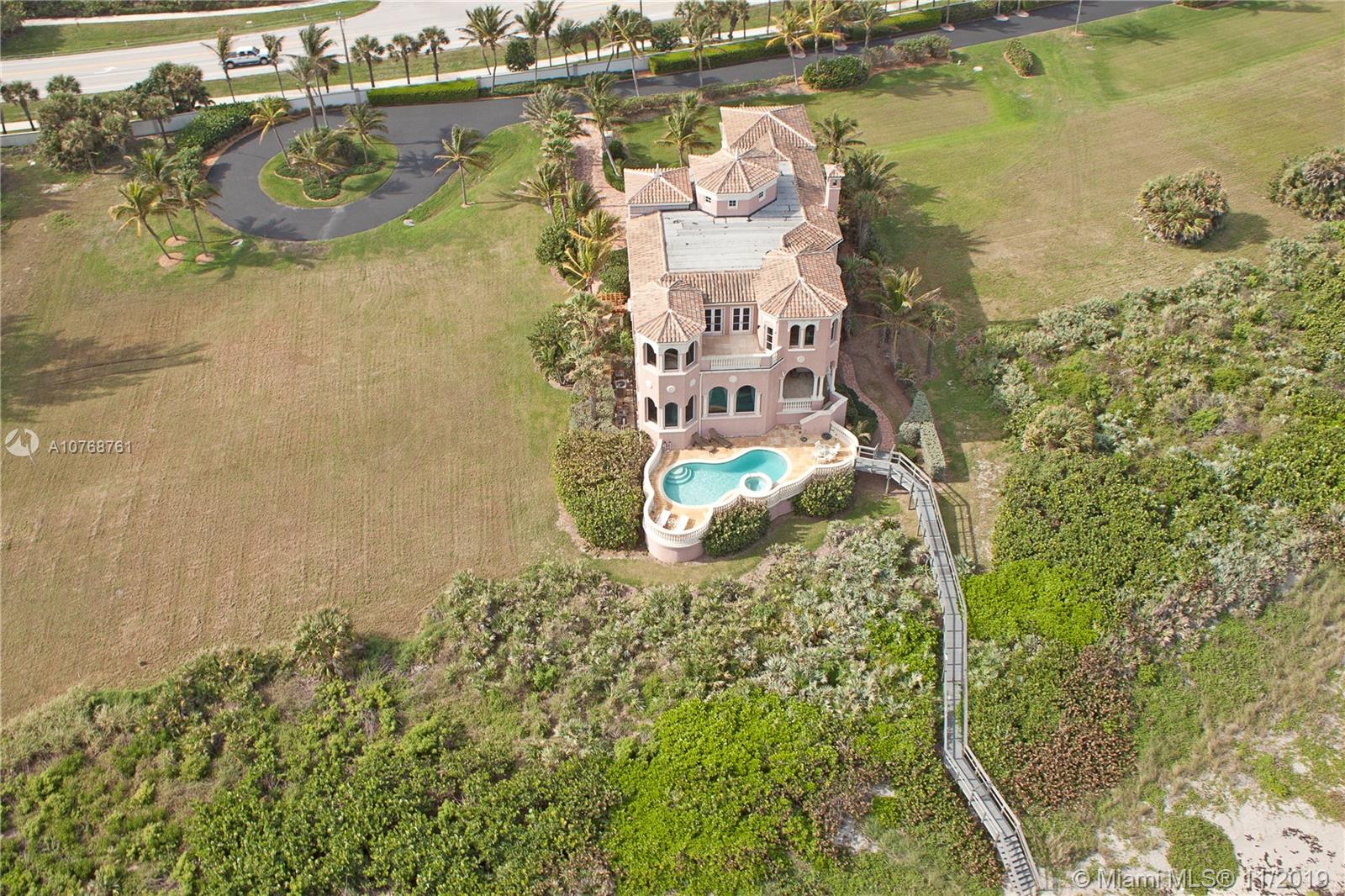 GALLEON BAY - Residential