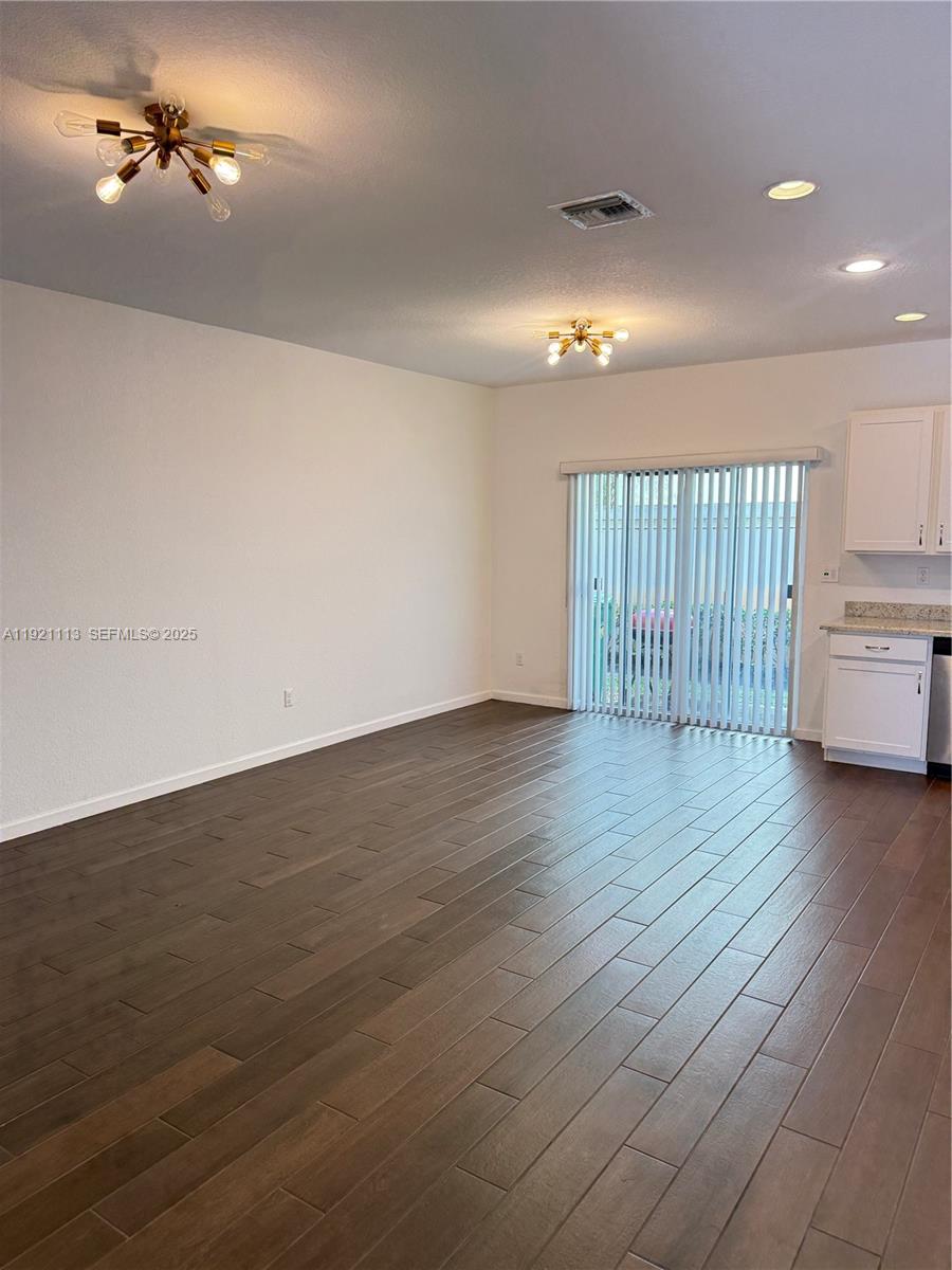 CRICKET CLUB - Residential Lease