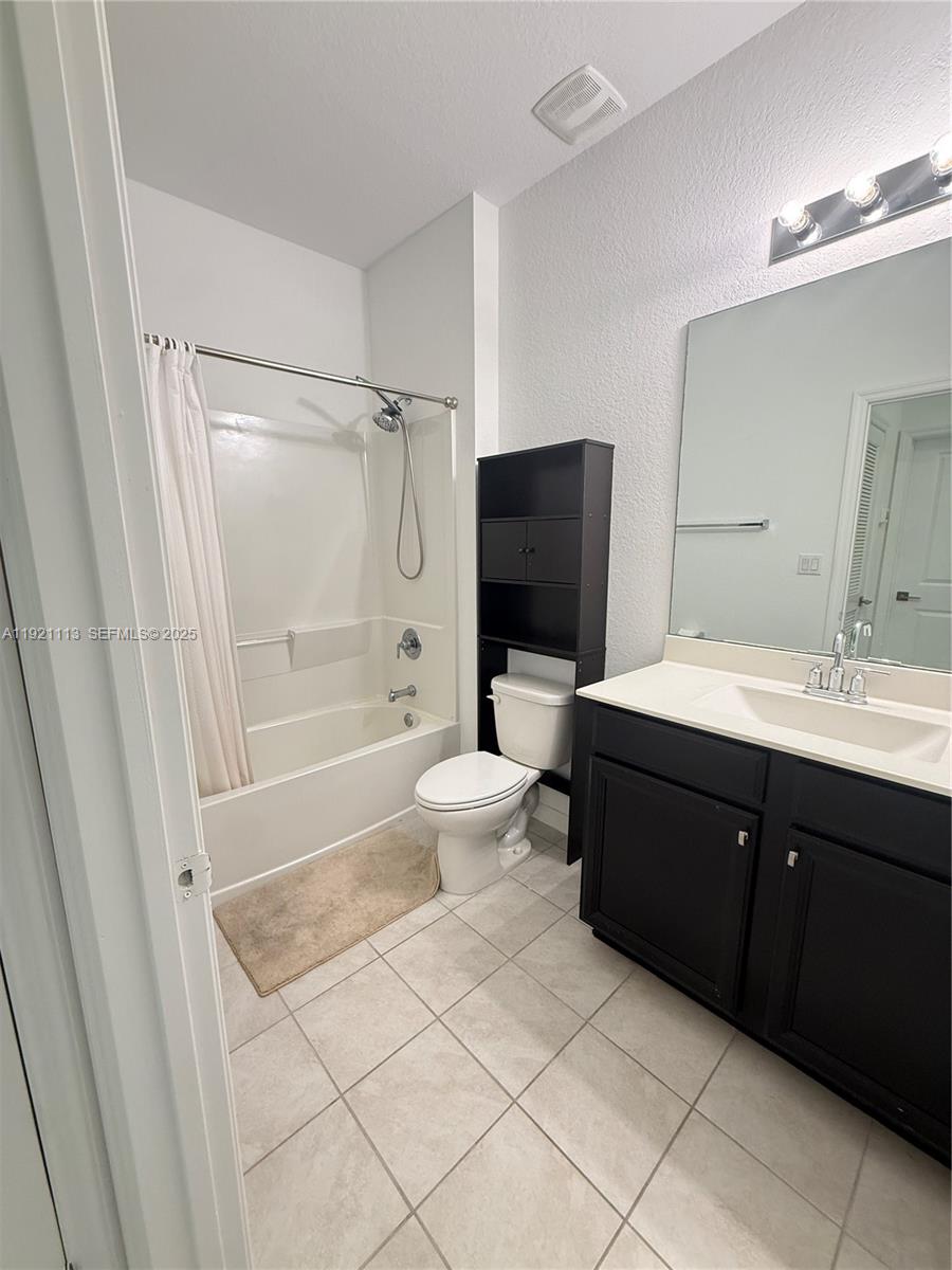 CRICKET CLUB - Residential Lease