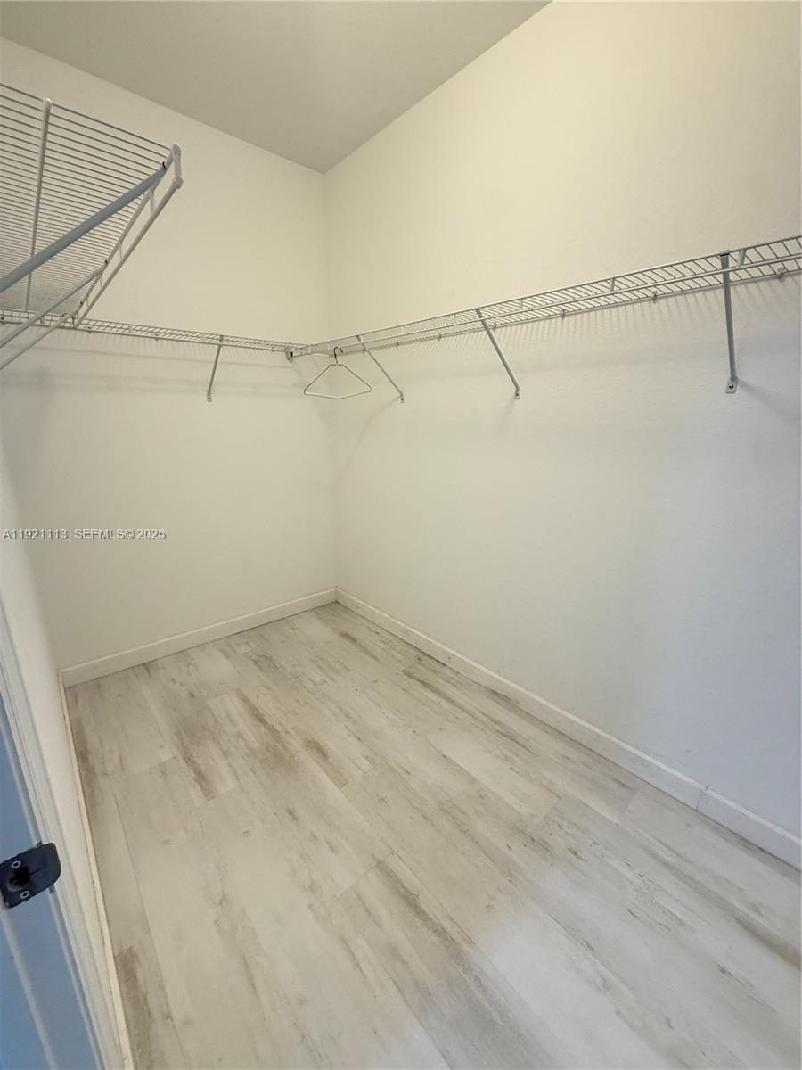 CRICKET CLUB - Residential Lease