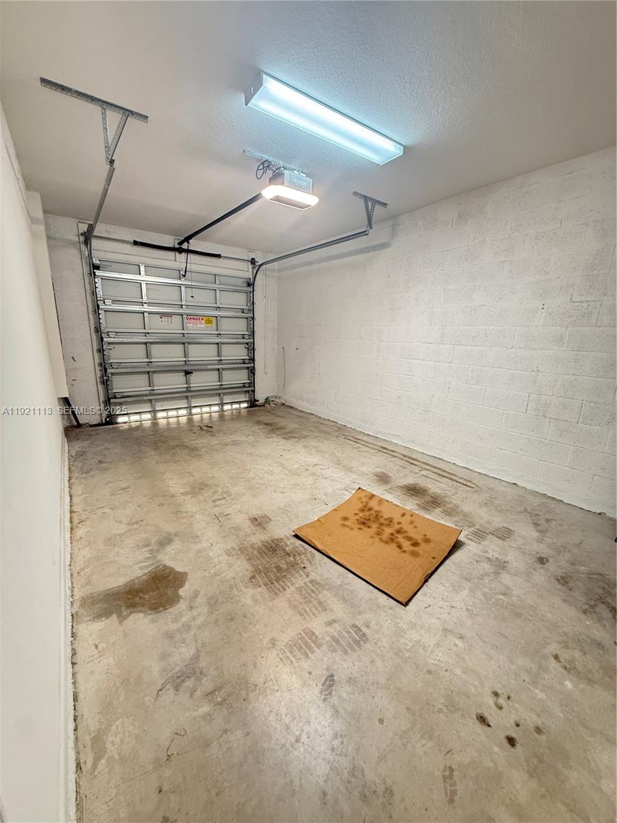 CRICKET CLUB - Residential Lease