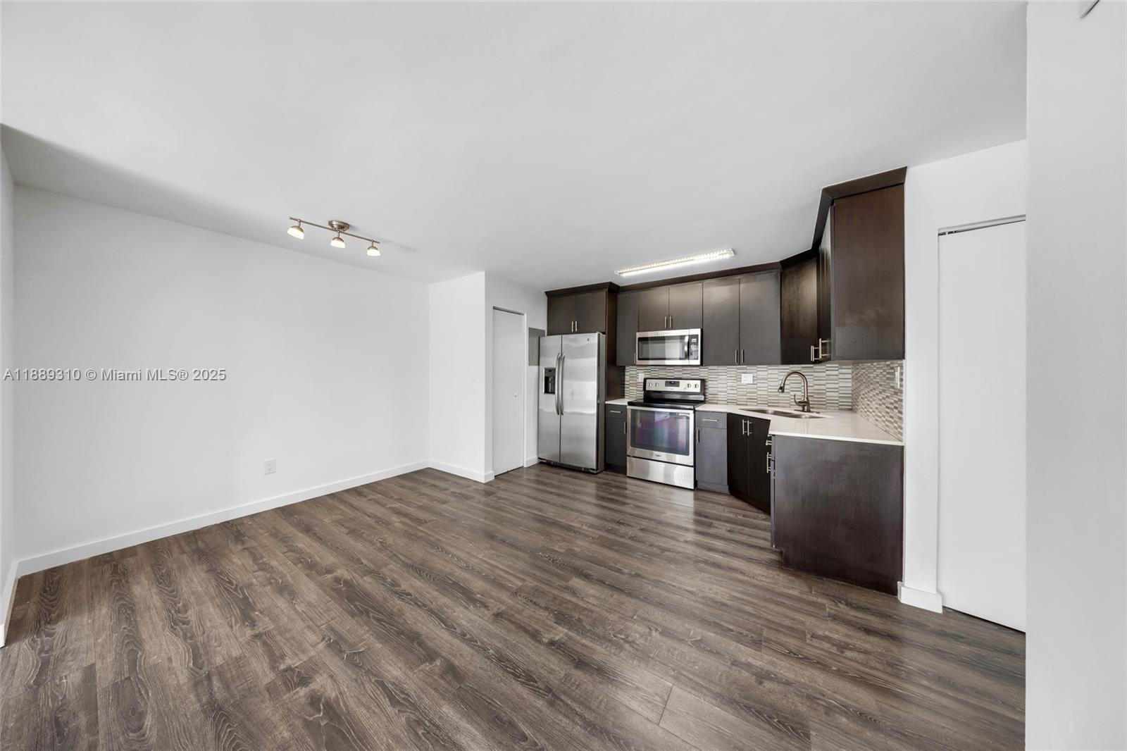 DORAL GARDENS CONDO - Residential