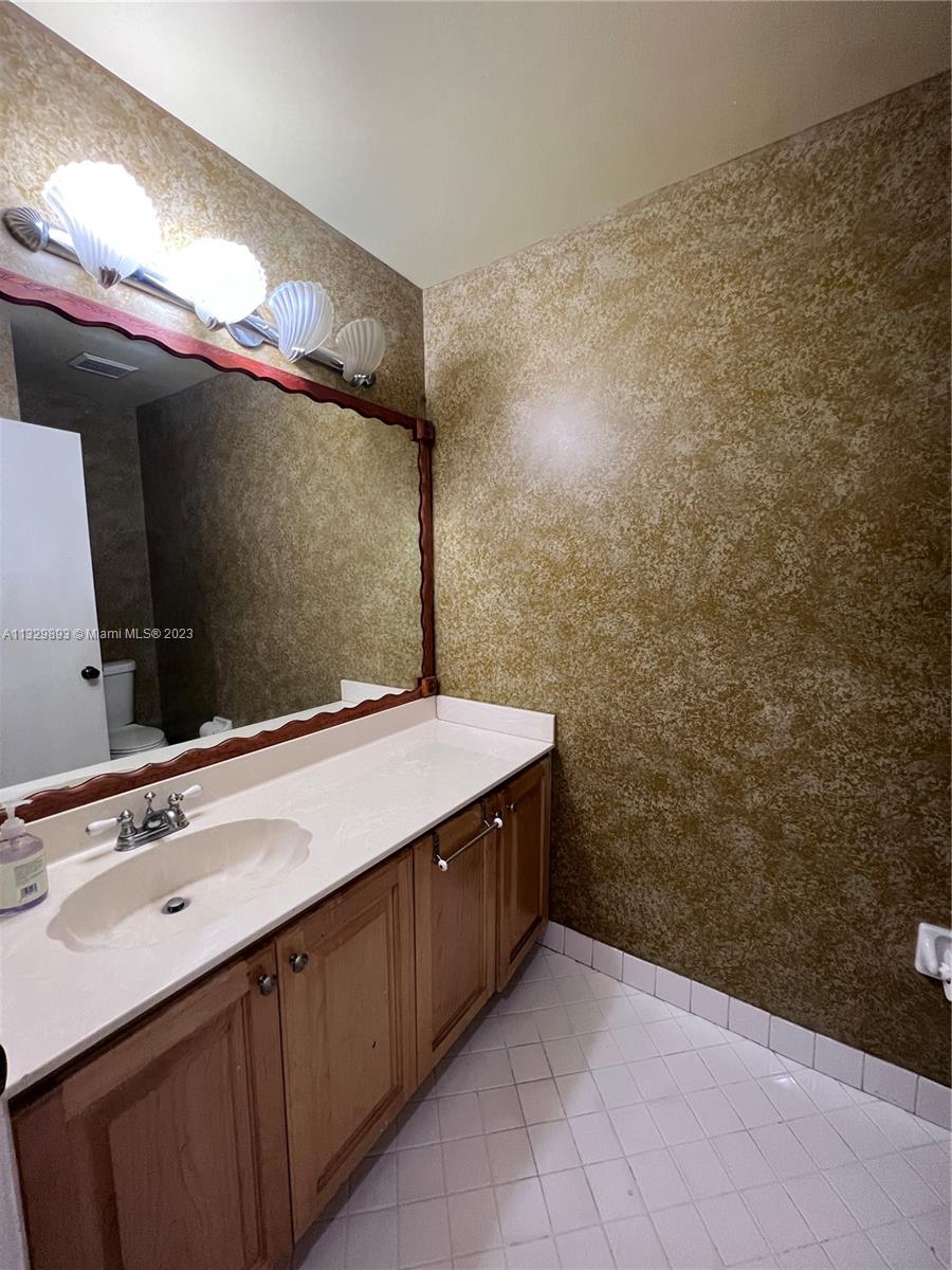 Photo 14 of 42 of 10260 NW 46th St townhome