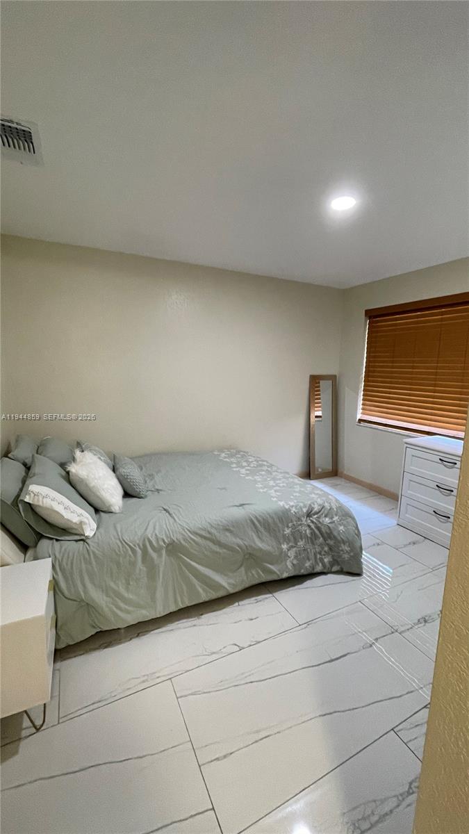 FIRST IMPRESSIONS II - Residential