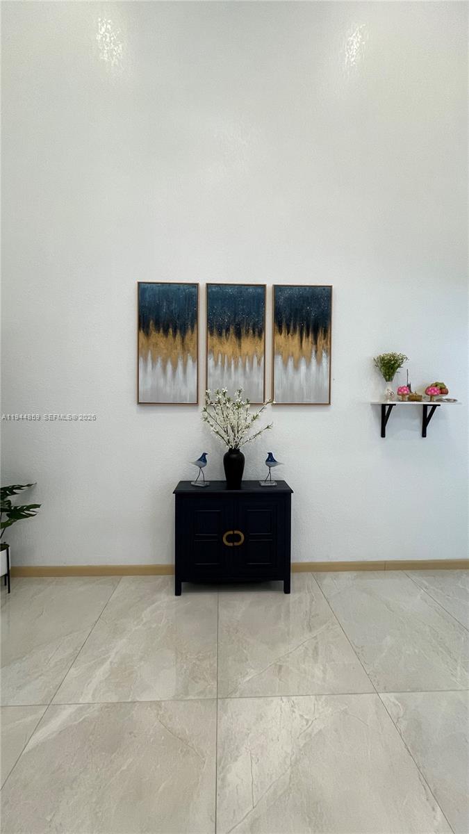 FIRST IMPRESSIONS II - Residential