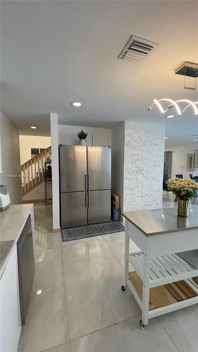 FIRST IMPRESSIONS II - Residential