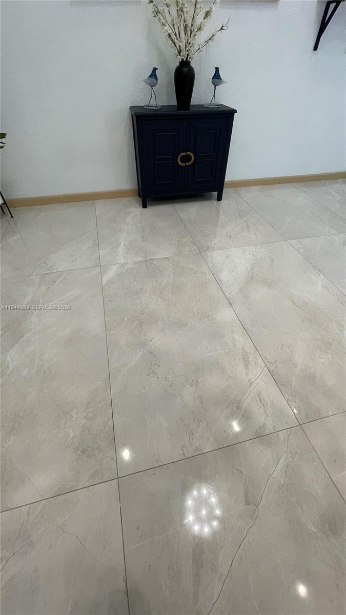 FIRST IMPRESSIONS II - Residential