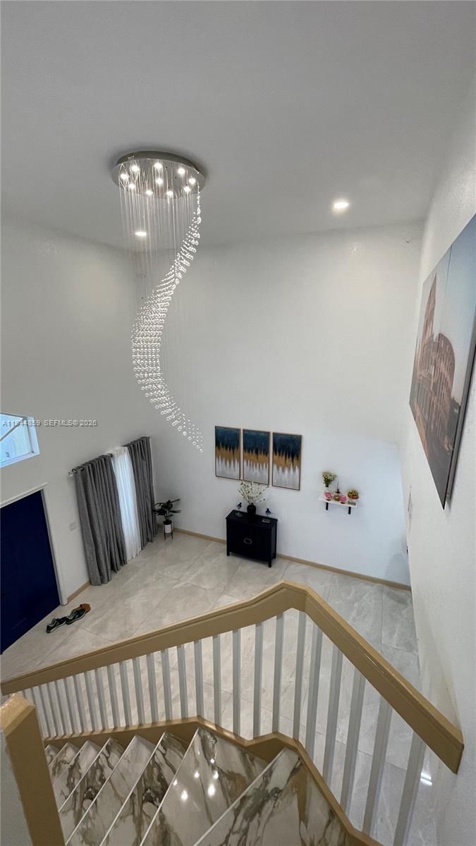 FIRST IMPRESSIONS II - Residential