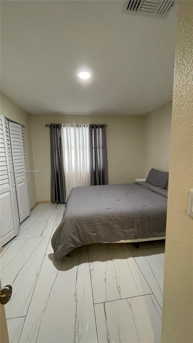 FIRST IMPRESSIONS II - Residential