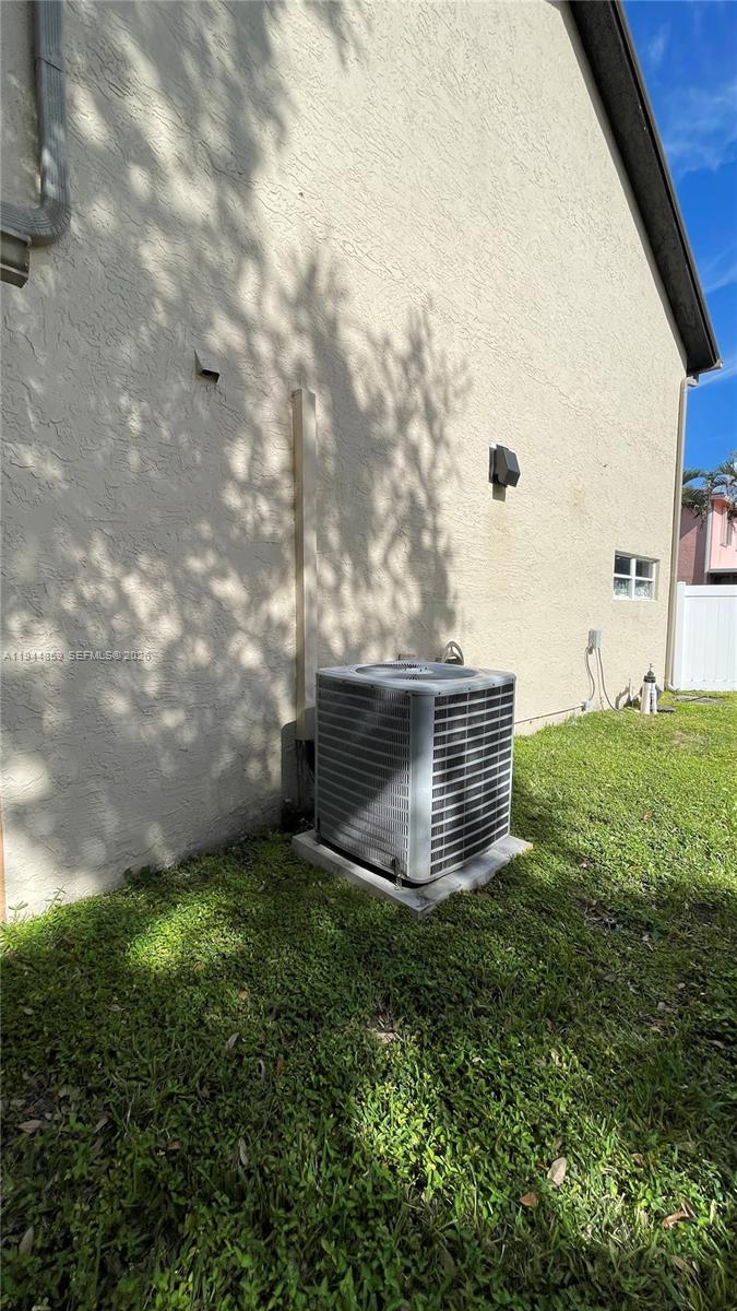 FIRST IMPRESSIONS II - Residential