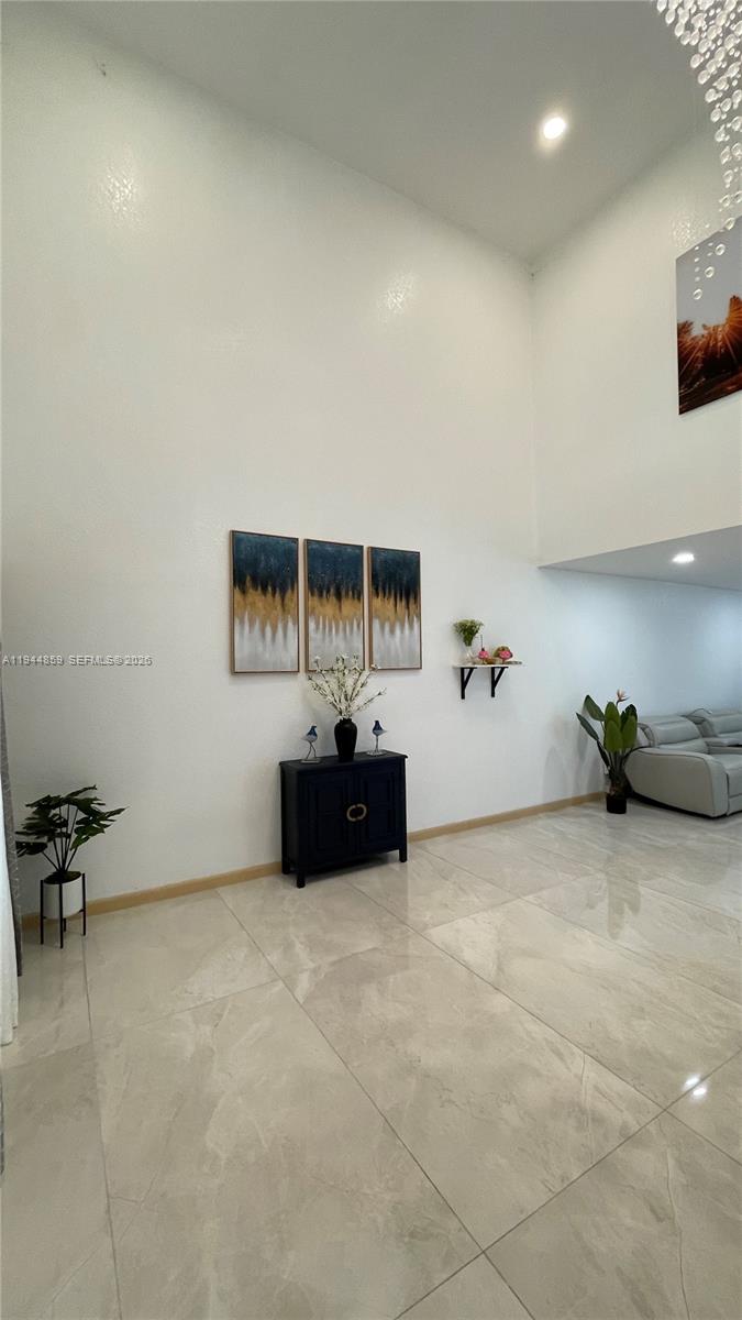 FIRST IMPRESSIONS II - Residential