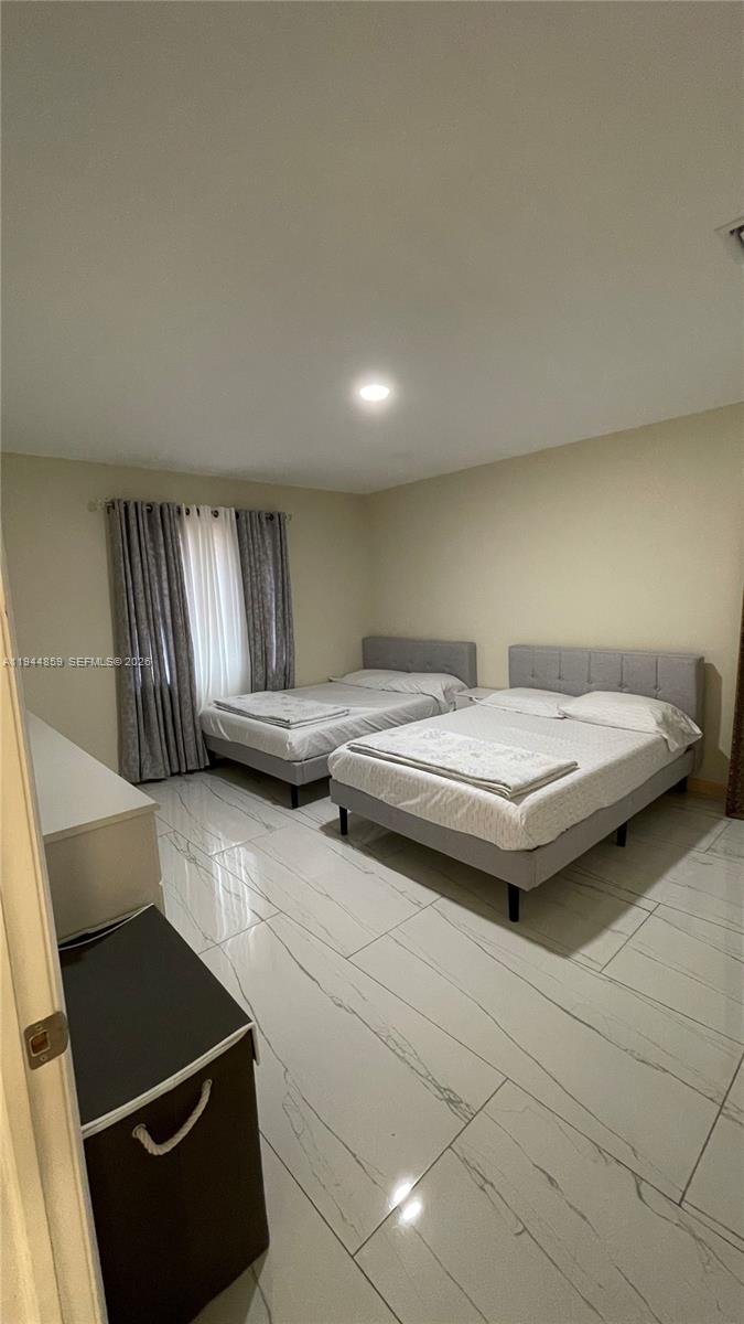 FIRST IMPRESSIONS II - Residential