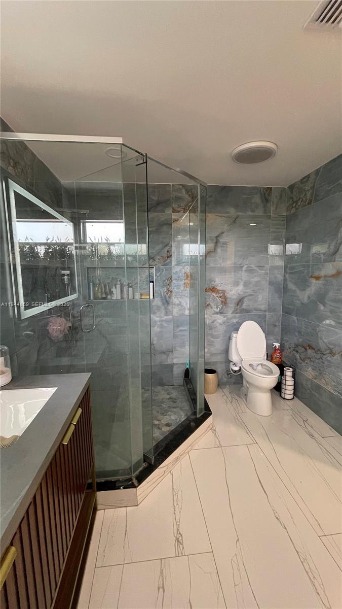 FIRST IMPRESSIONS II - Residential