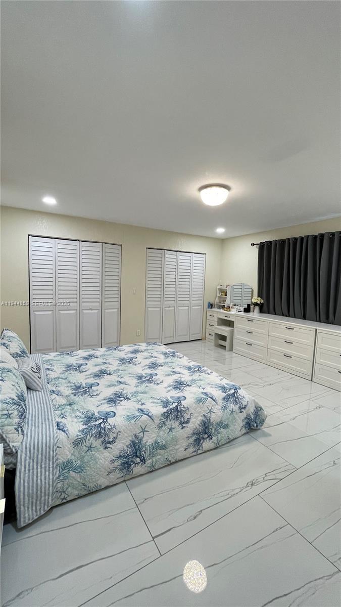 FIRST IMPRESSIONS II - Residential