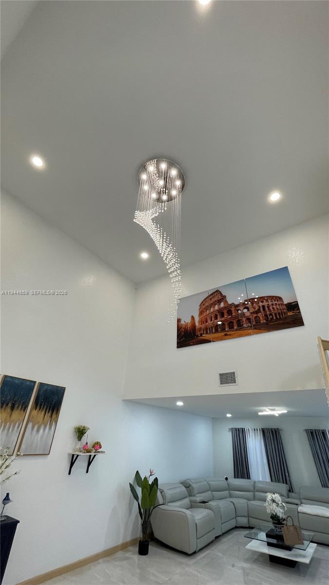 FIRST IMPRESSIONS II - Residential