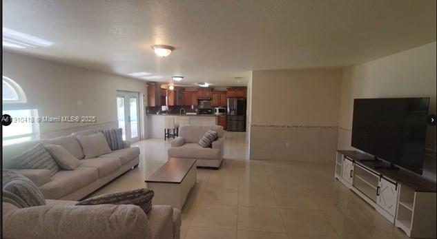 LAKES AT SANDRIDGE PHASE - Residential Lease