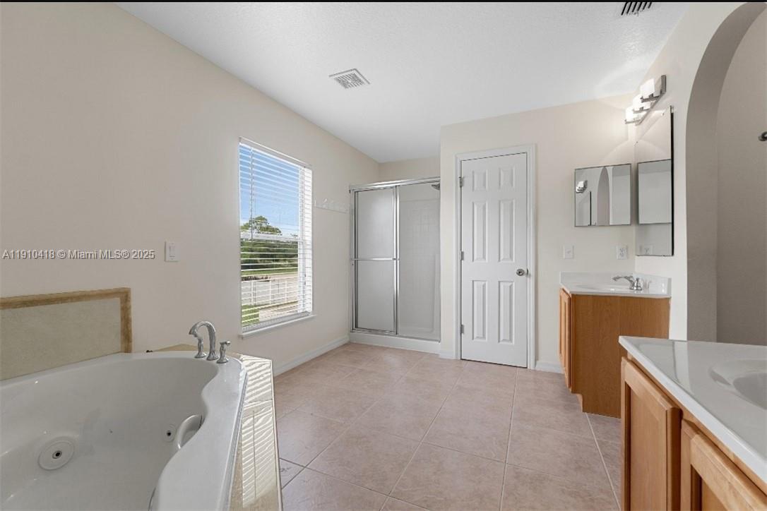 LAKES AT SANDRIDGE PHASE - Residential Lease