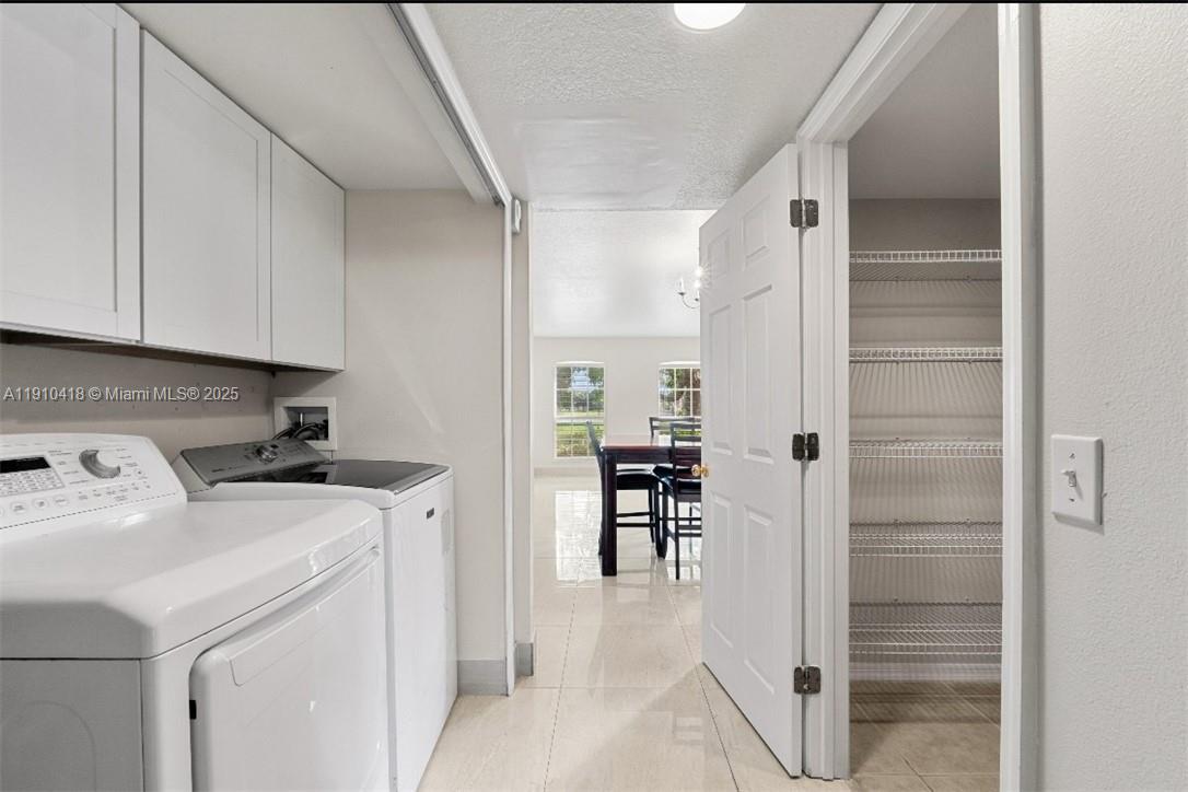 LAKES AT SANDRIDGE PHASE - Residential Lease