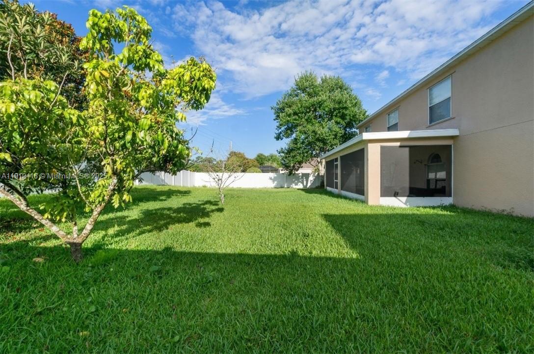 LAKES AT SANDRIDGE PHASE - Residential Lease