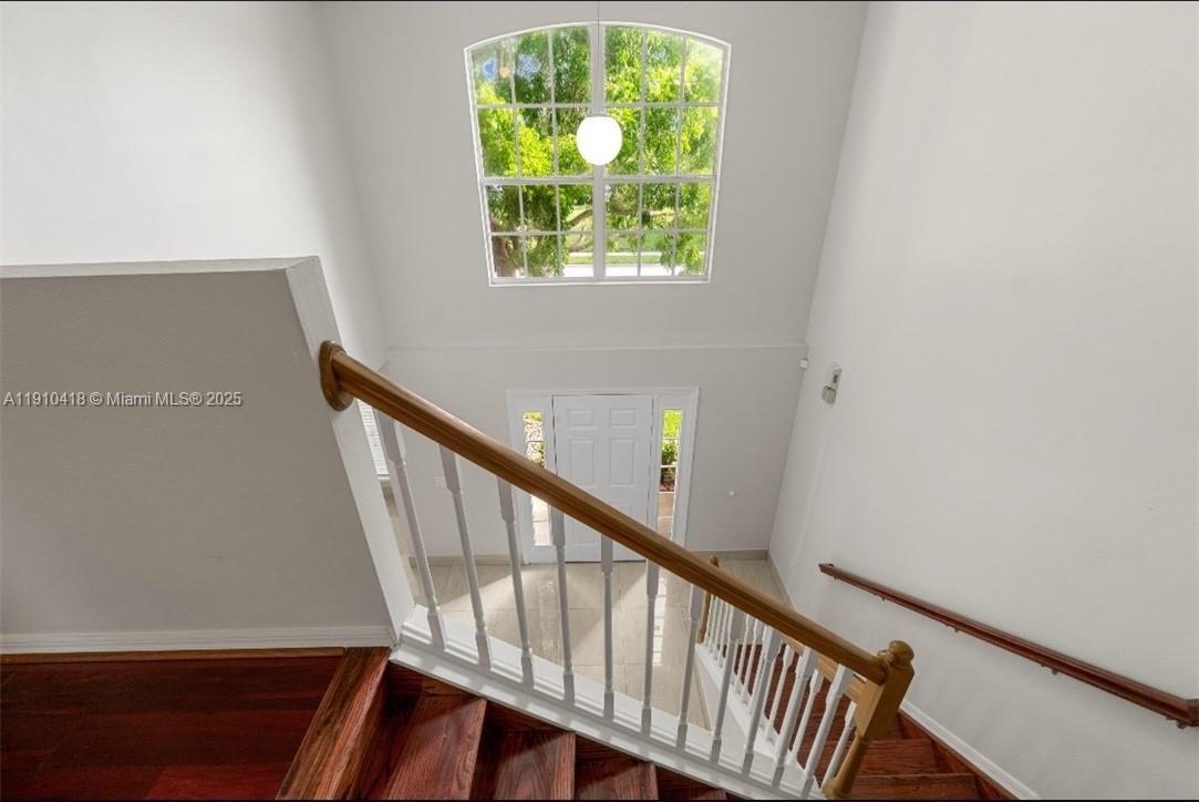 LAKES AT SANDRIDGE PHASE - Residential Lease