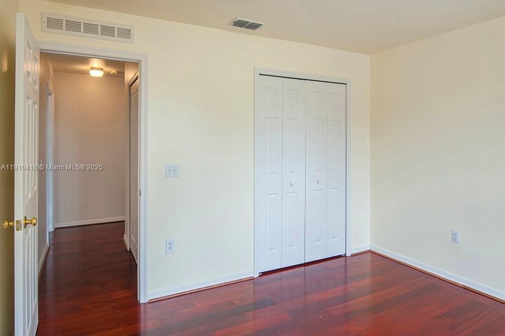 LAKES AT SANDRIDGE PHASE - Residential Lease