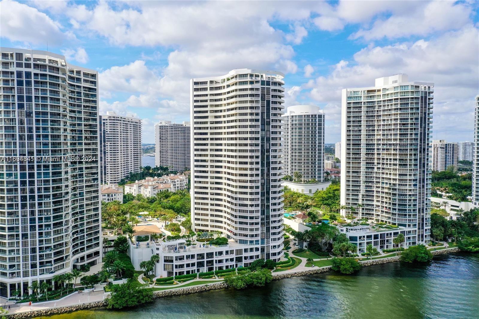 3000 ISL BLVD WILLIAMS IS - Residential