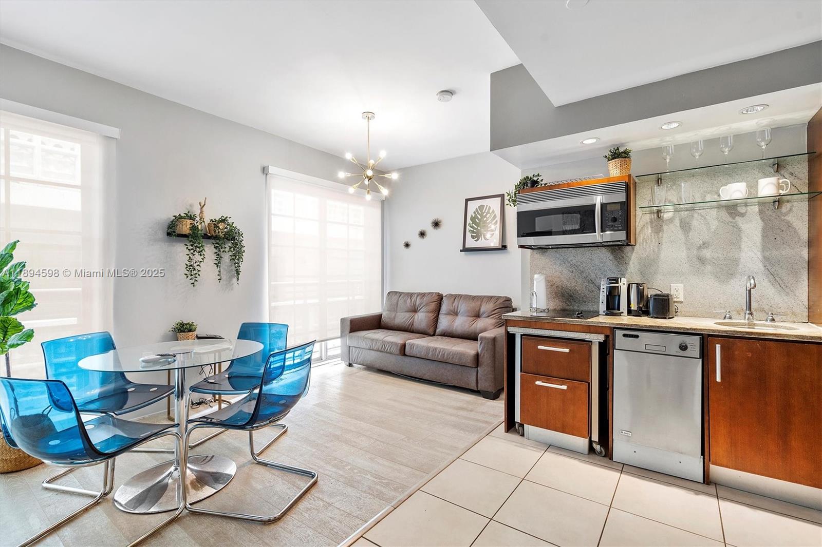 THE STRAND ON OCEAN DRIVE - Residential