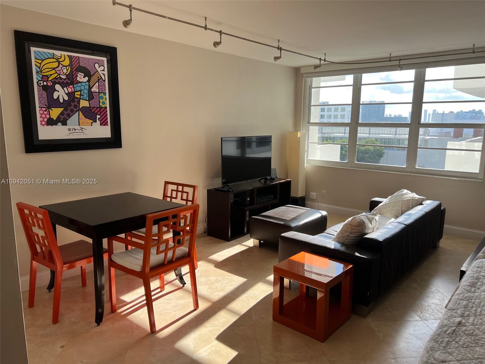 100 Lincoln Rd 716