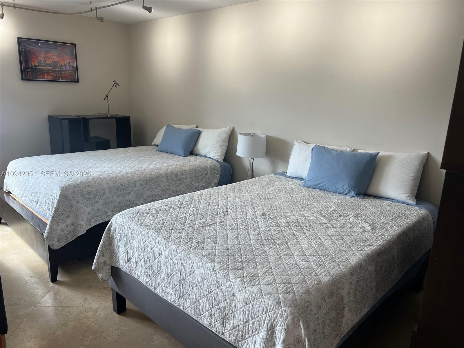 THE DECOPLAGE CONDO - Residential Lease