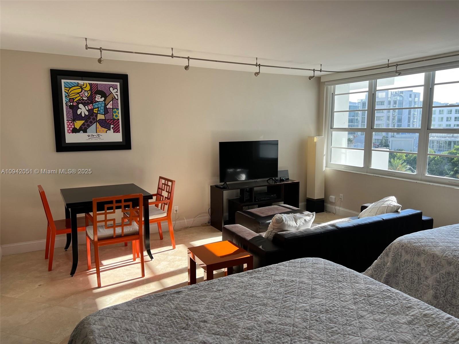100 Lincoln Rd 716