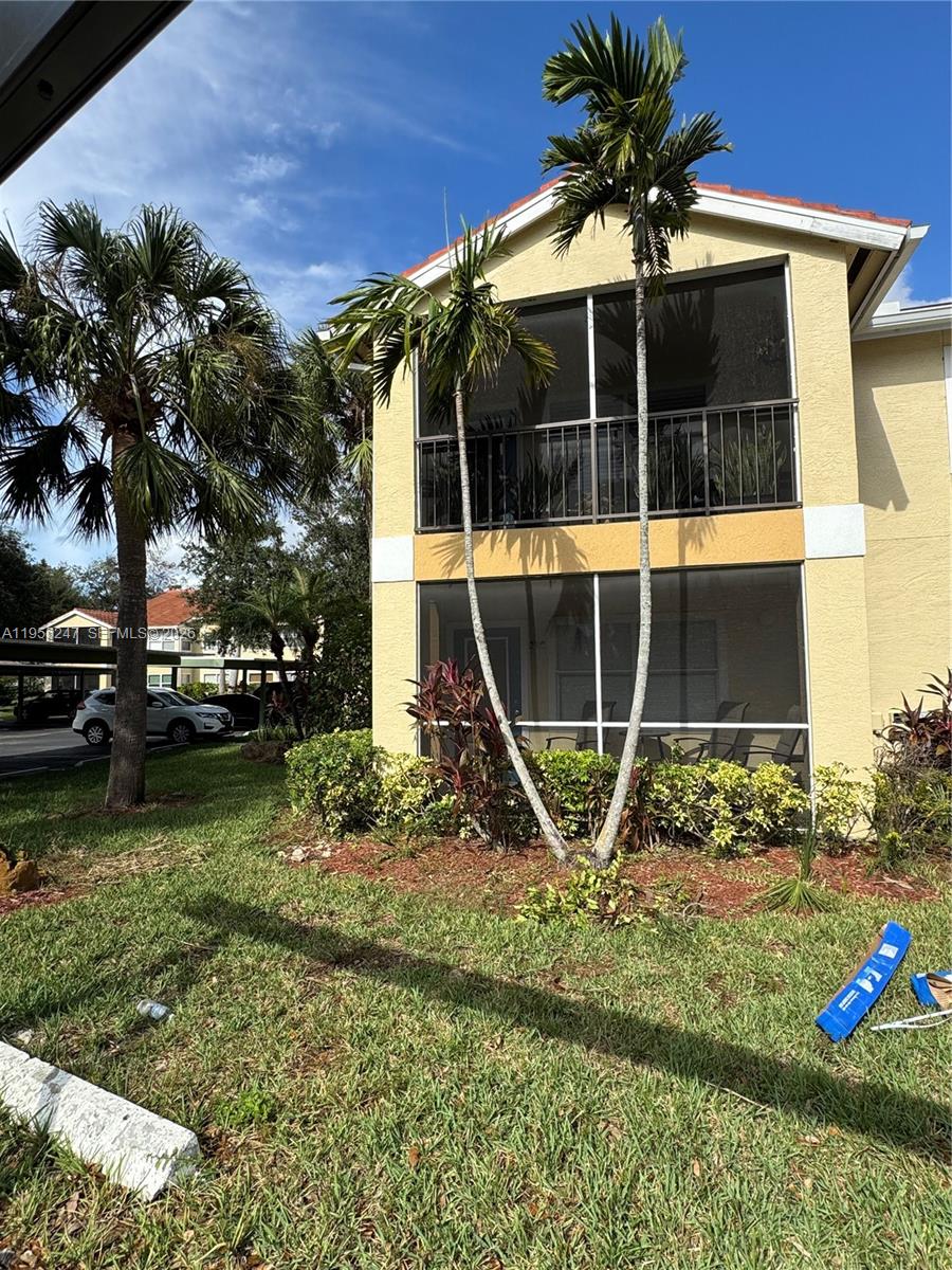 VENETIAN PALMS - Residential