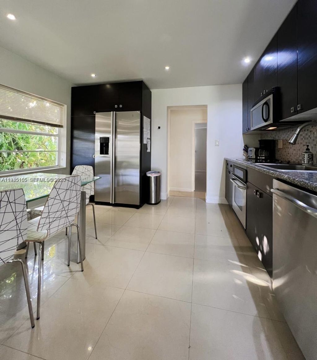 Photo of 2539 Thomas St, Hollywood, FL 33020 (MLS # A11945166)