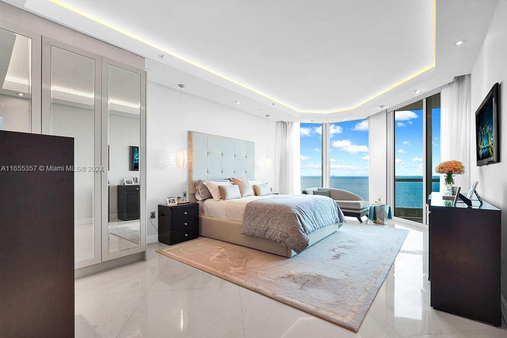 TURNBERRY OCEAN COLONY - Residential