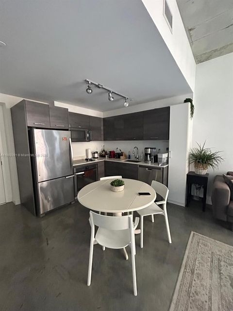 151 SE 1st St 703 Miami FL 33131