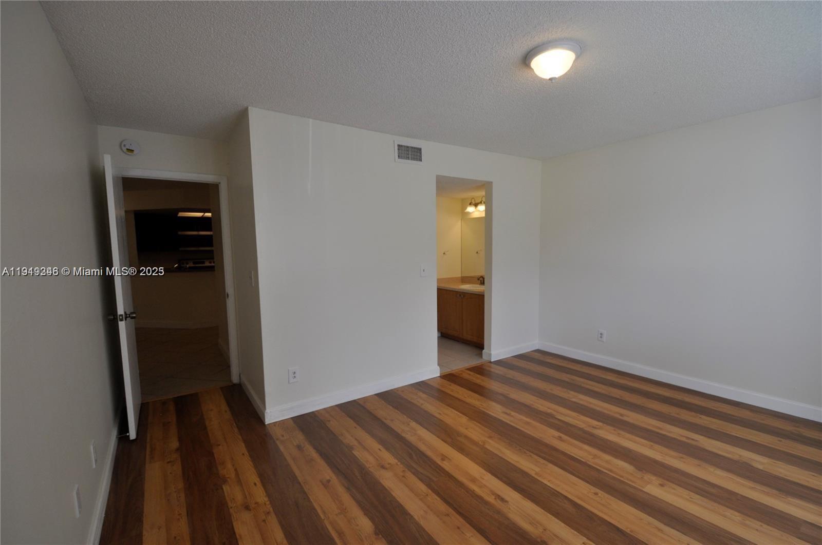 VISCONTI CONDO - Residential