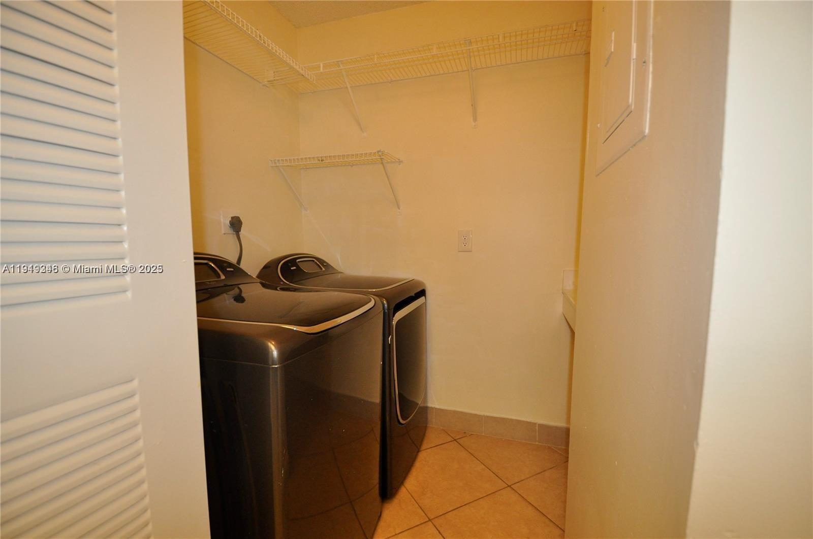 VISCONTI CONDO - Residential