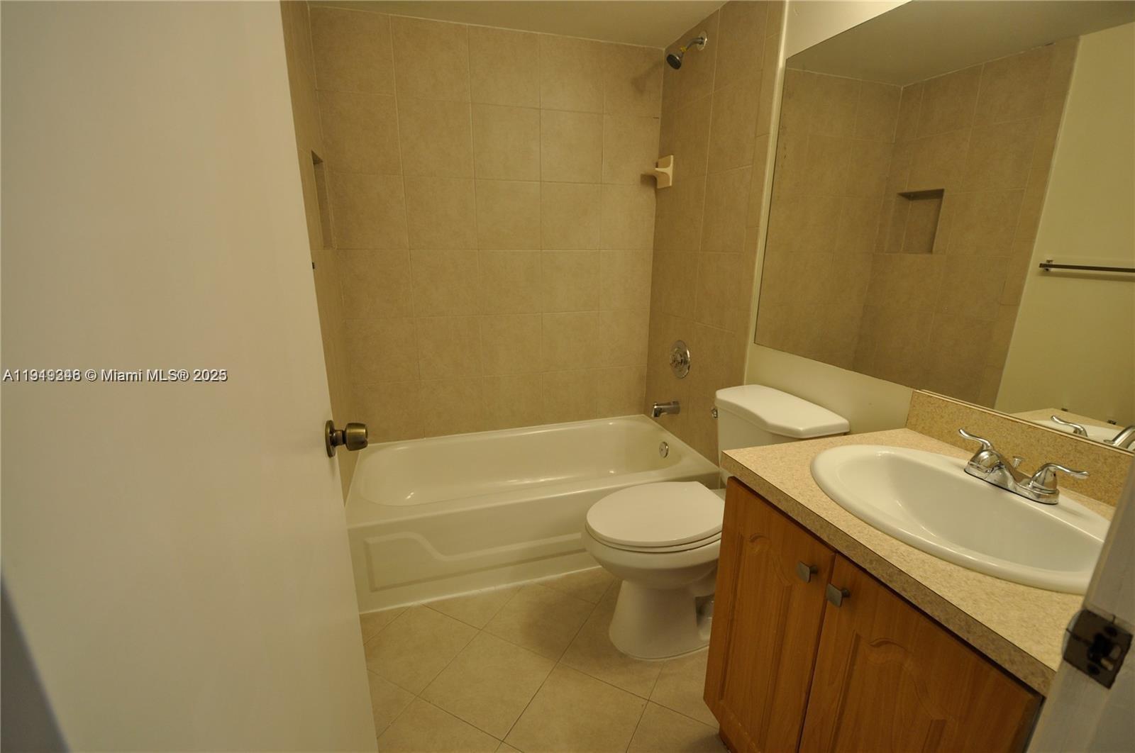 VISCONTI CONDO - Residential