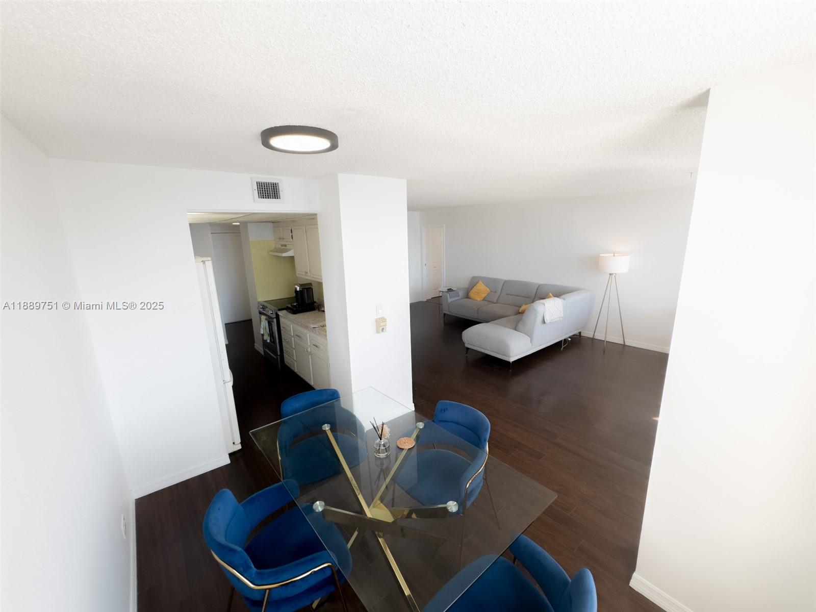 WINSTON TOWERS 100 CONDO - Residential