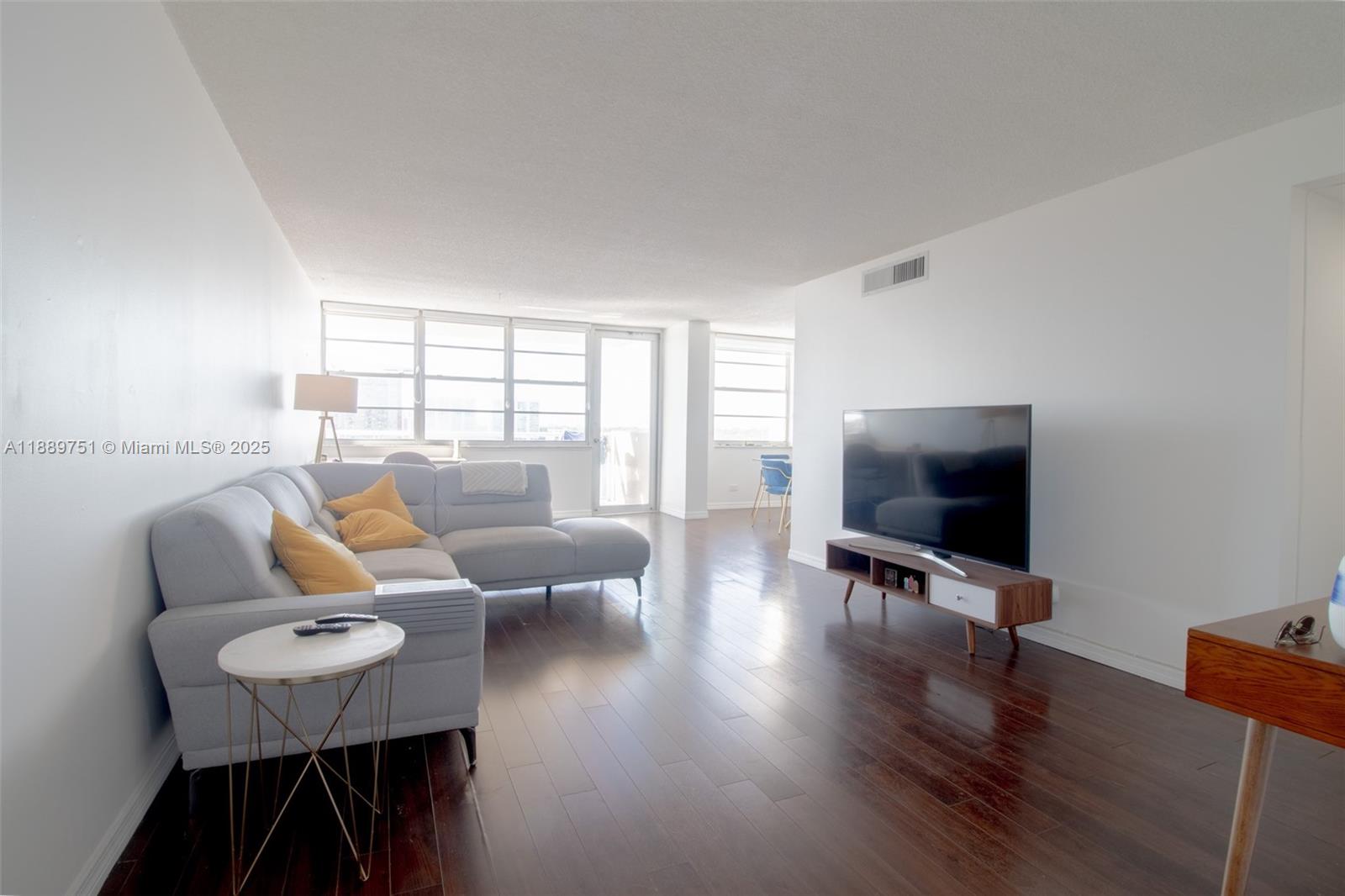 WINSTON TOWERS 100 CONDO - Residential