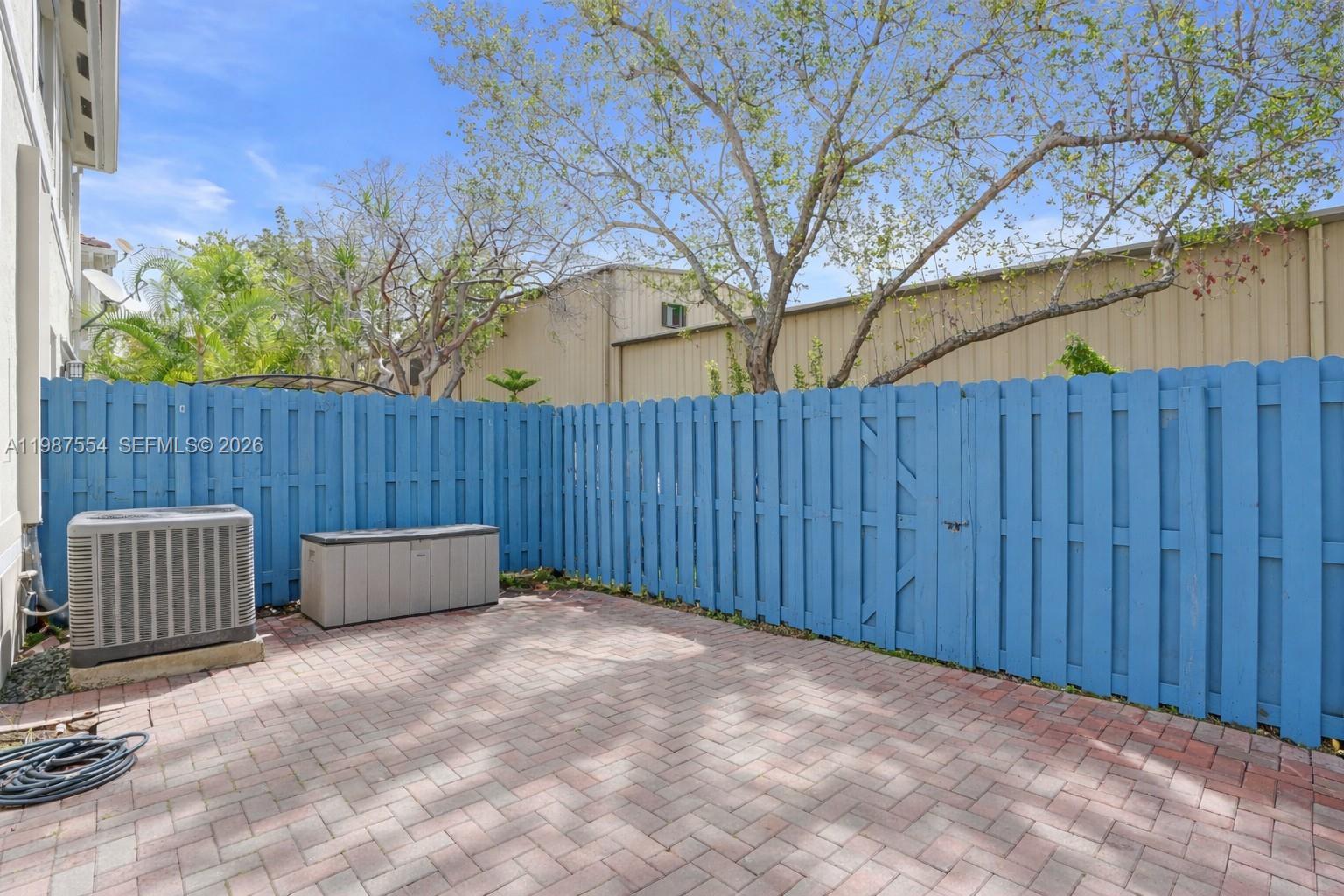 KENDALL BREEZE SOUTH - Residential