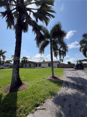 1422 NW 20TH ST, HOMESTEAD, FL 33030 - Image 3bd05419f3fc3bf46c0ae8a925dbf3cf/1241049387